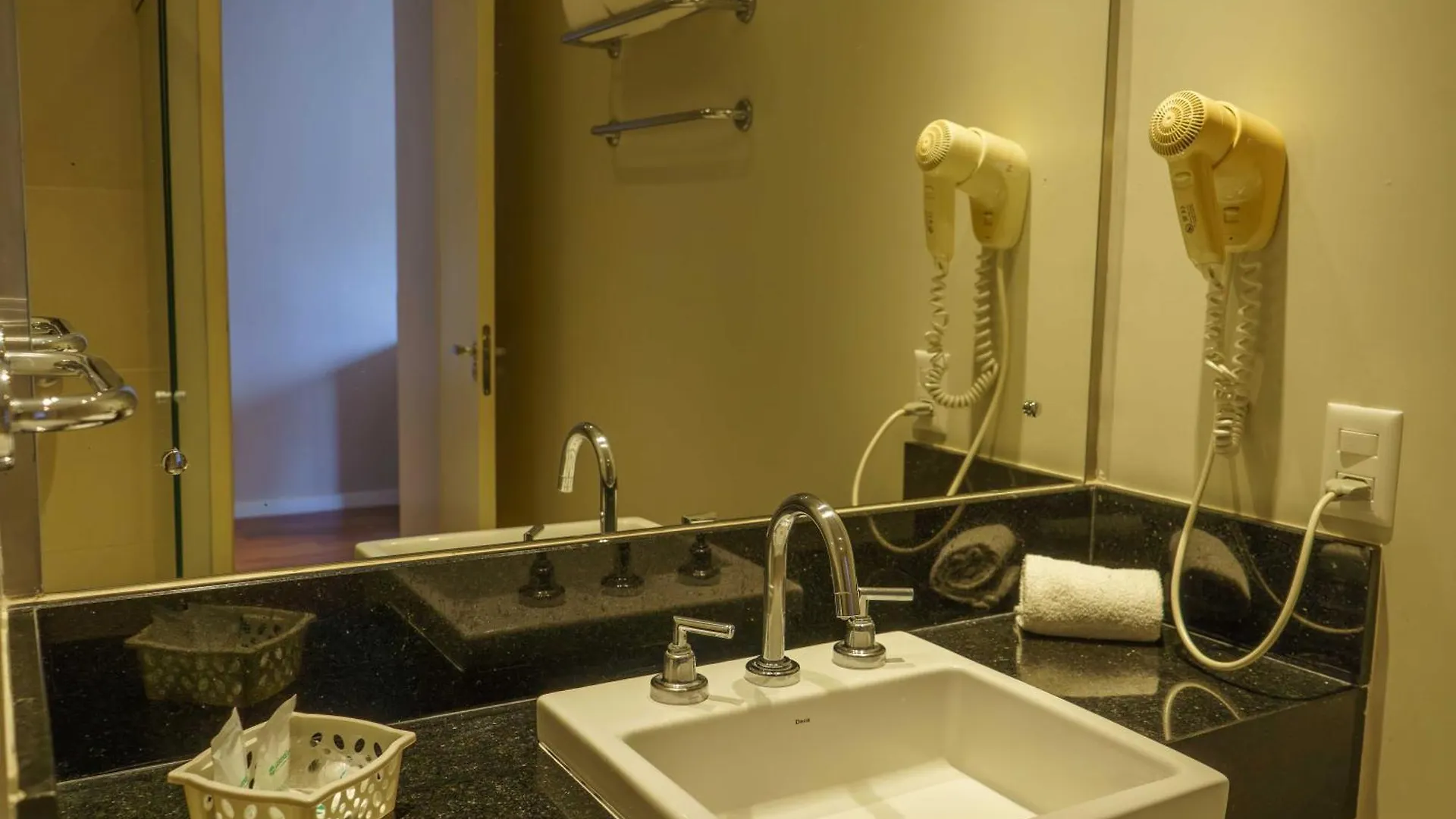 Hotel Nacional Inn Porto Alegre - próximo ao Complexo Santa Casa e UFRGS