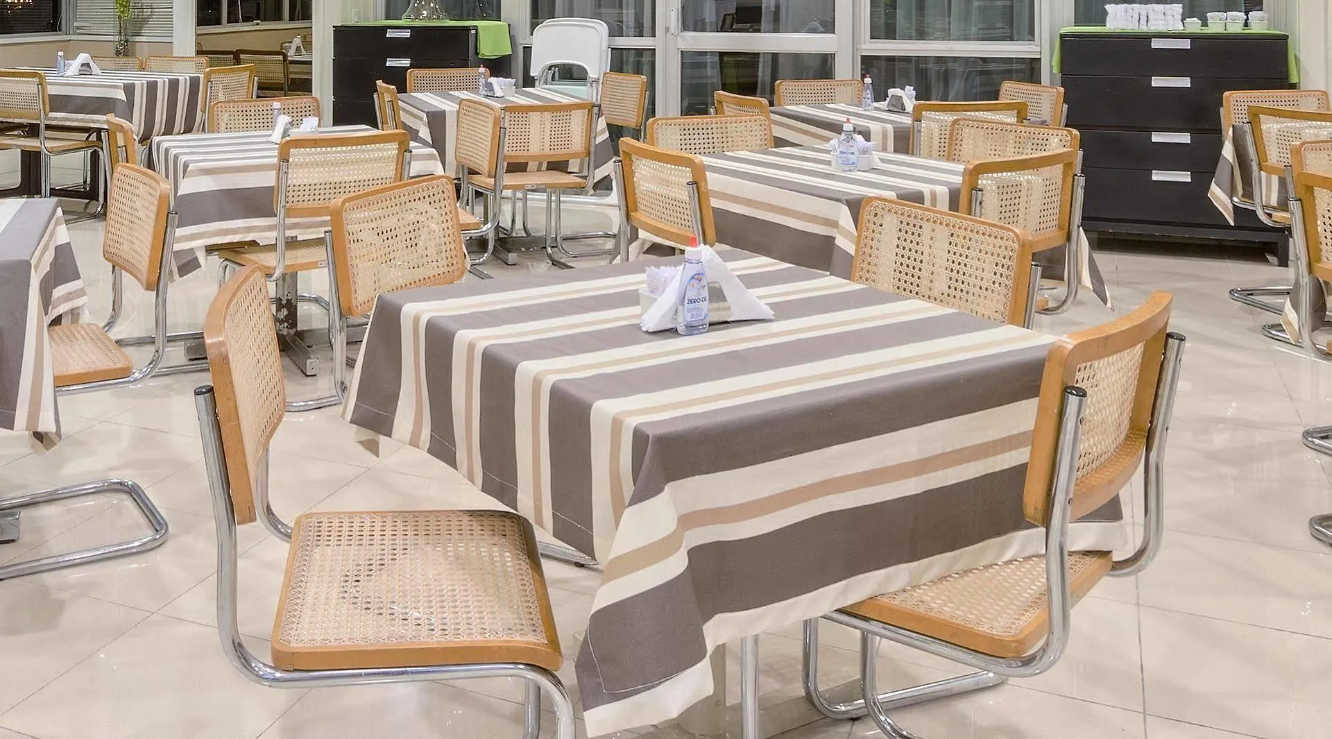 Hotel Nacional Inn Porto Alegre - Proximo Ao Complexo Hospitalar Santa Casa E Ufrgs 3*,