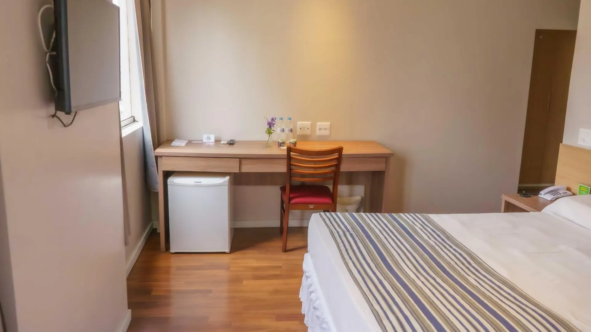 Nacional Inn Porto Alegre - próximo ao Complexo Santa Casa e UFRGS Hotel